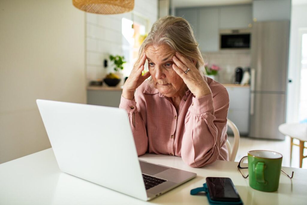 Dear Abby: My retired husband won’t stop bothering me while I’m working from home