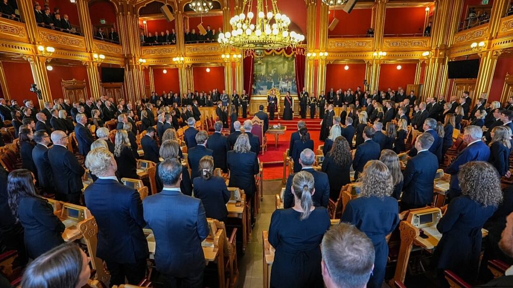 Norway’s King Haakon VIII swears oath of allegiance to constitution
