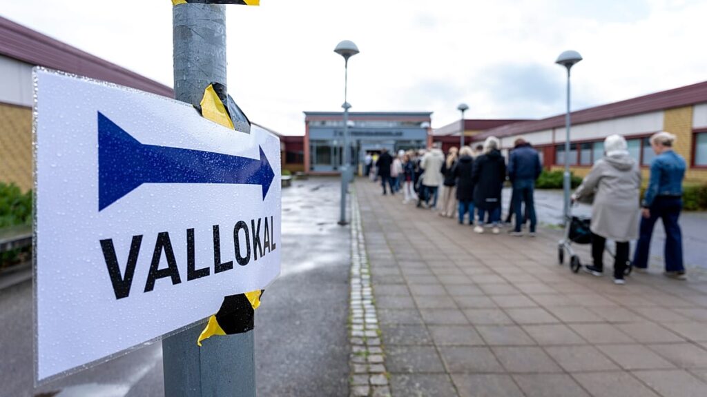 Centre-left holds slim lead in Swedish general election