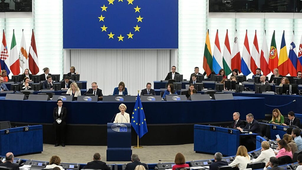 EU moves toward restricting social media access for under-15s