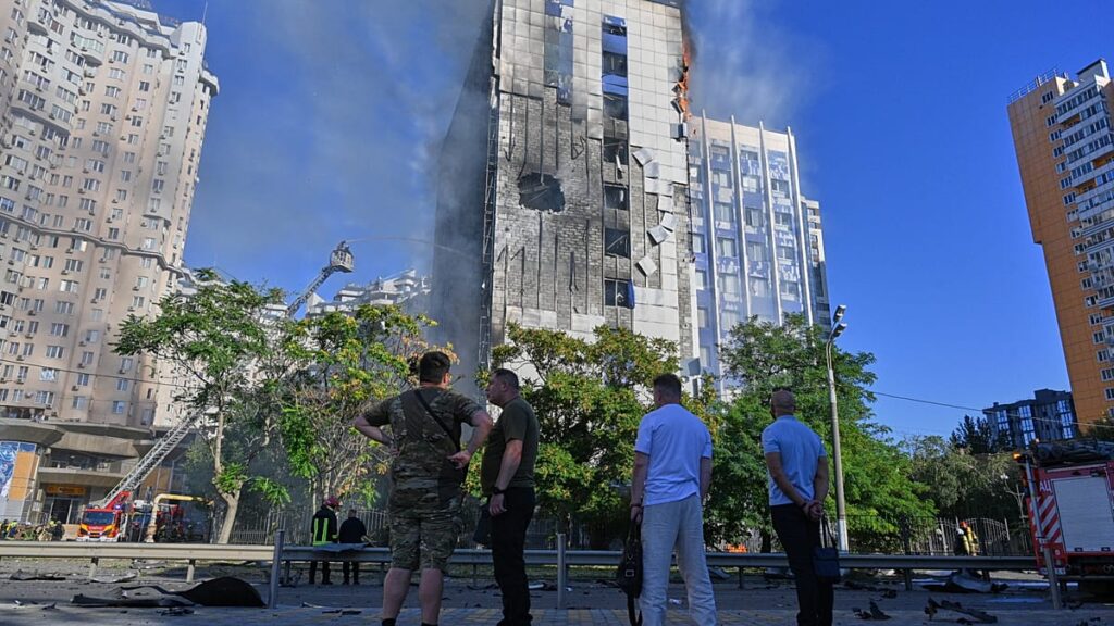 Russian attacks on Ukraine kill at least 11 and injure dozens Russian attacks on Ukraine kill at least 11 and injure dozens