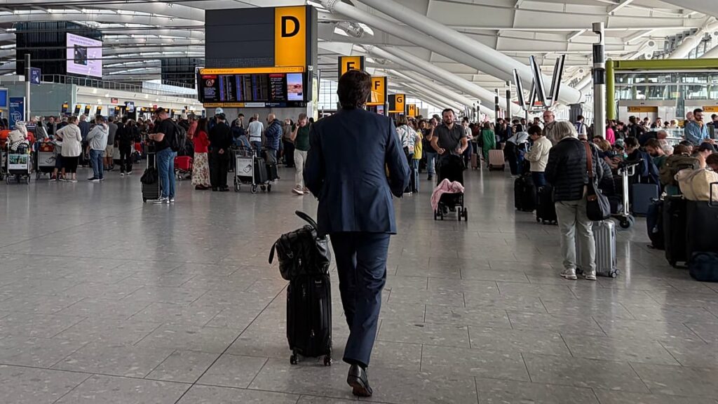 UK airports face more disruption after air traffic control glitch UK airports face more disruption after air traffic control glitch