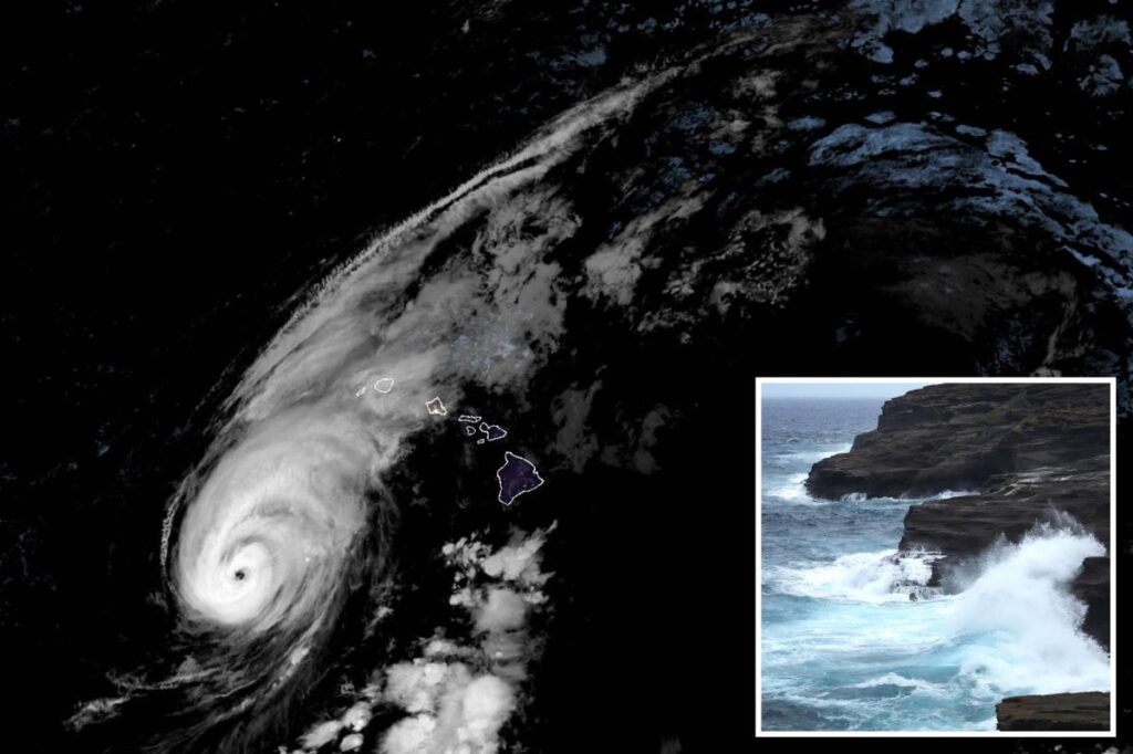 Hurricane Lowell barrels toward Hawaii — issued to Category 3 as heavy rain, flash floods pound islands Hurricane Lowell barrels toward Hawaii — issued to Category 3 as heavy rain, flash floods pound islands