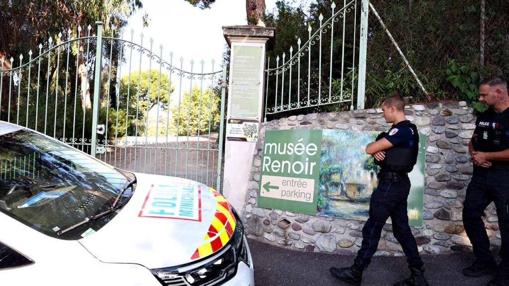 Art heist thieves make off with Renoir paintings worth millions from museum on French Riviera Art heist thieves make off with Renoir paintings worth millions from museum on French Riviera