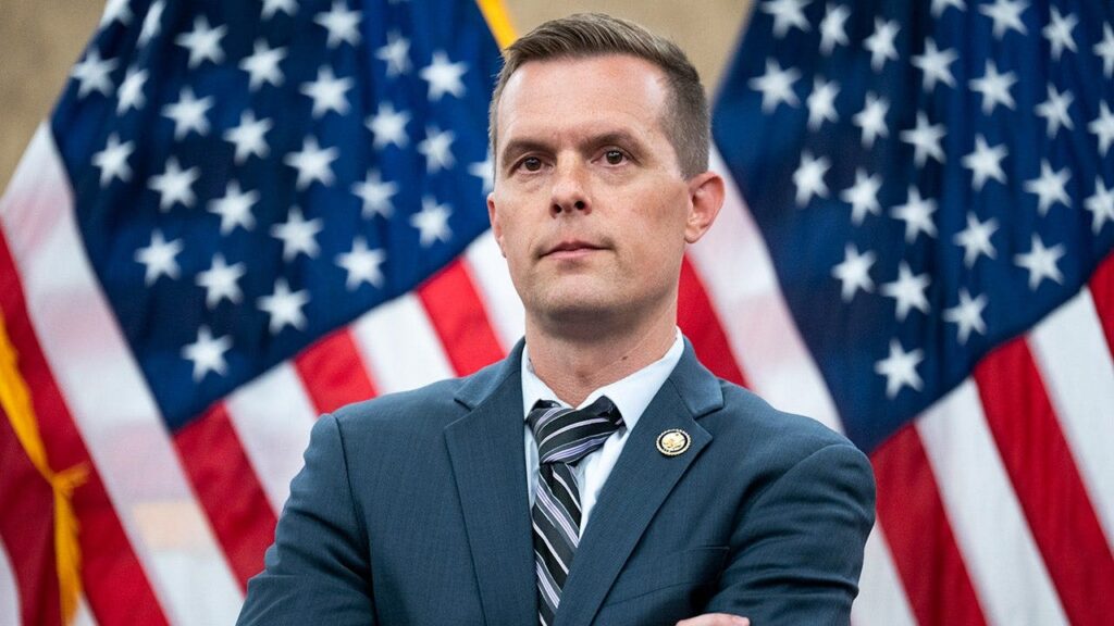 Outgoing House Democrat backs incumbent Republican lawmaker for re-election Outgoing House Democrat backs incumbent Republican lawmaker for re-election