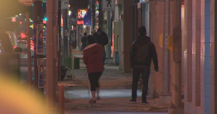 Police, fire or ambulance? Winnipeg launching 4th option for 911 mental health calls Police, fire or ambulance? Winnipeg launching 4th option for 911 mental health calls