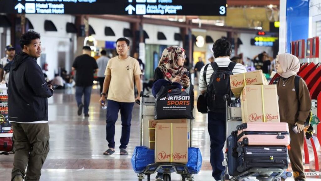 Eight Indonesian airports remain shut due to volcanic ash from Anak Krakatau
