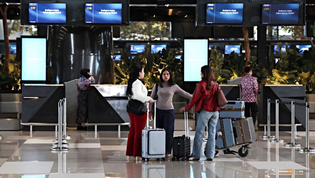 Jakarta airport and others reopen after volcanic ash crisis Jakarta airport and others reopen after volcanic ash crisis