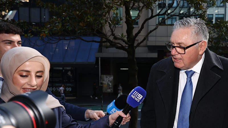 Ray Hadley cross-examination begins; former 2GB broadcaster’s ‘secret contract’ for Jones’ breakfast radio slot revealed Ray Hadley cross-examination begins; former 2GB broadcaster’s ‘secret contract’ for Jones’ breakfast radio slot revealed