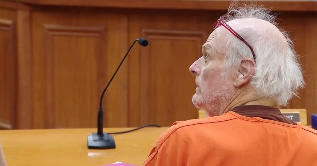 Man Charged After Leaving Girlfriend Lying Outside Near Porch for ‘1 to 2 Weeks’ Before Her Death Man Charged After Leaving Girlfriend Lying Outside Near Porch for ‘1 to 2 Weeks’ Before Her Death