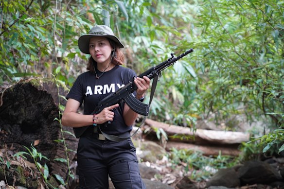 Htar Htet Htet famously posed while in the jungle to raise awareness and funds for the resistance to the Myanmar junta.