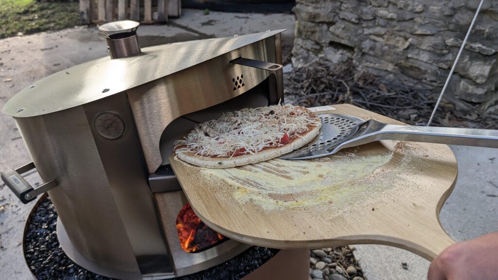 Sliding Homemade Pizza Into a Hot Oven Isn’t Easy. This Gadget Is Meant to Help Sliding Homemade Pizza Into a Hot Oven Isn’t Easy. This Gadget Is Meant to Help