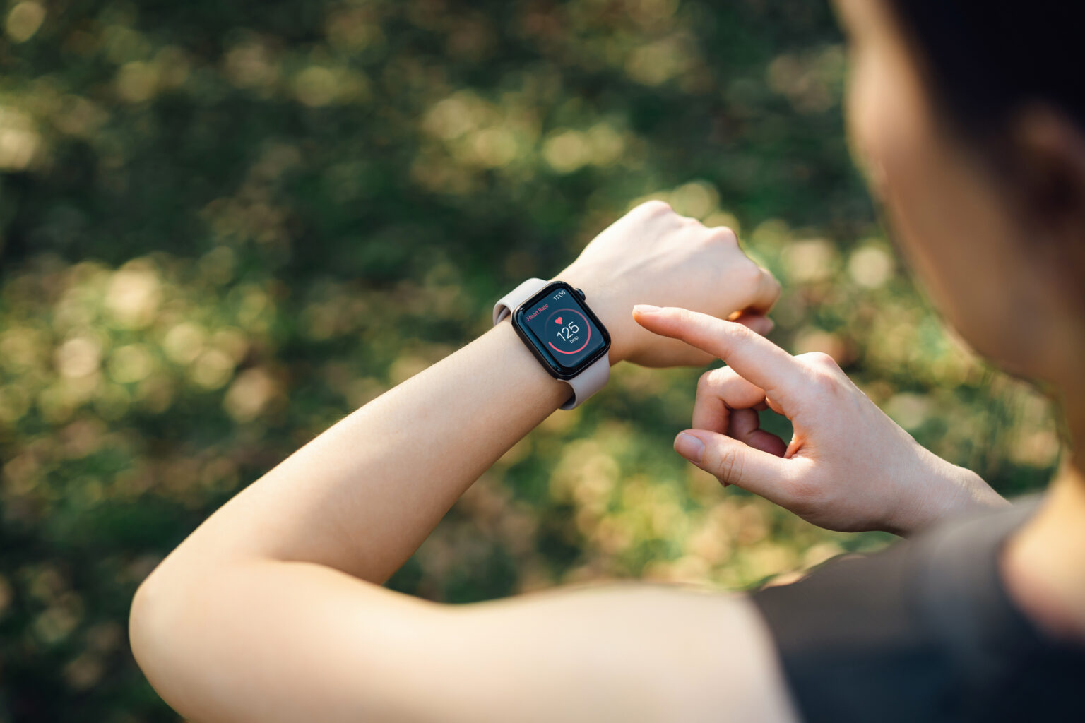 Is The Calorie Counter on Your Smartwatch Accurate? Not Really, Study Finds Is The Calorie Counter on Your Smartwatch Accurate? Not Really, Study Finds