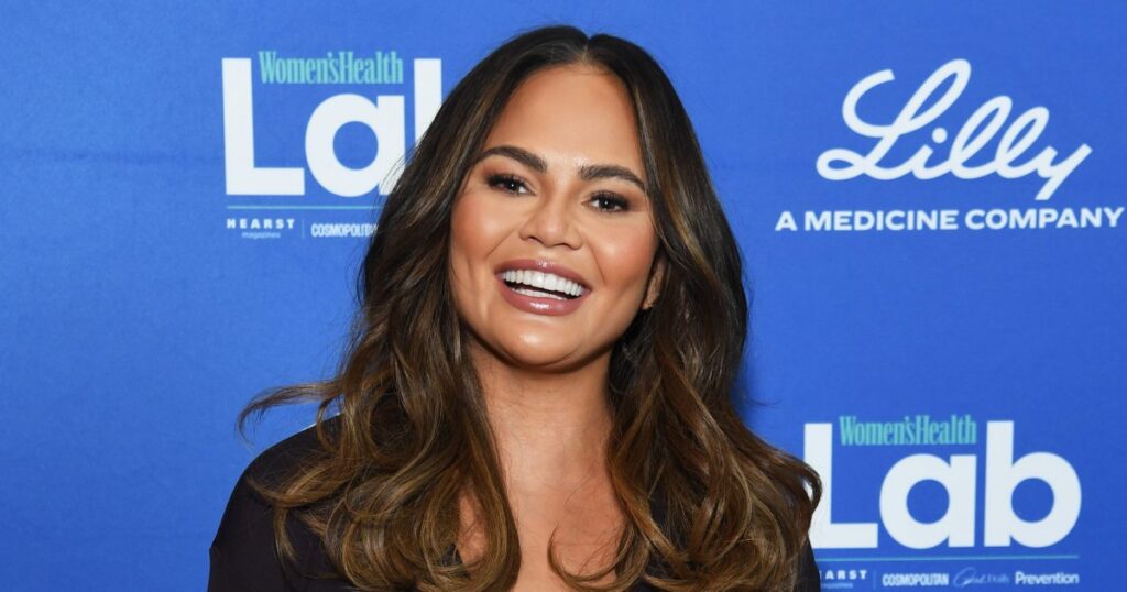 Love Chrissy Teigen’s 0 Cashmere Sweater? We Found the Cozy-Chic Look for Only Love Chrissy Teigen’s 0 Cashmere Sweater? We Found the Cozy-Chic Look for Only