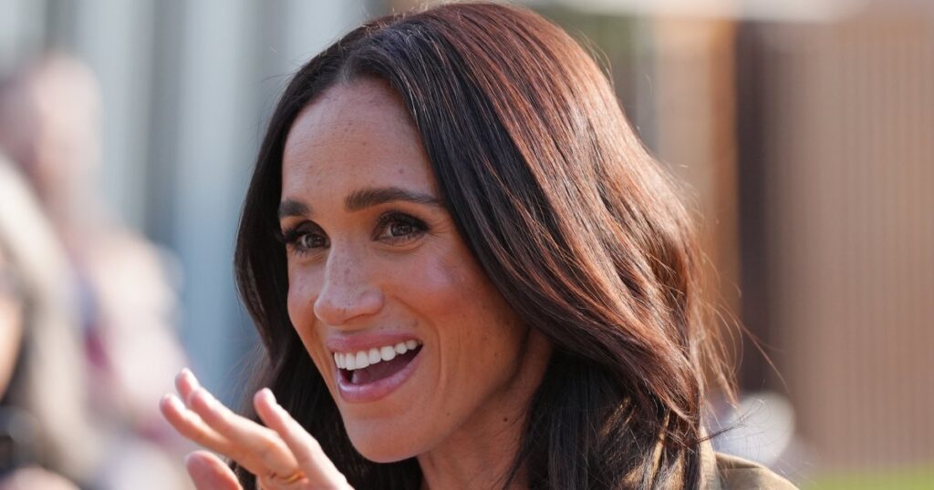 Not Chelsea Boots! Meghan Markle’s Wore This Rich-Girl Fall Shoe Style — And Honestly, We’re Sold