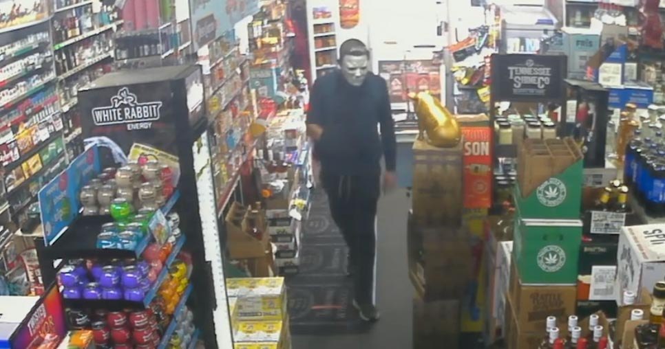 Suspect in Michael Myers Mask and Store Clerk Arrested Over Florida Robbery Revealed as ‘Inside Job’ Suspect in Michael Myers Mask and Store Clerk Arrested Over Florida Robbery Revealed as ‘Inside Job’