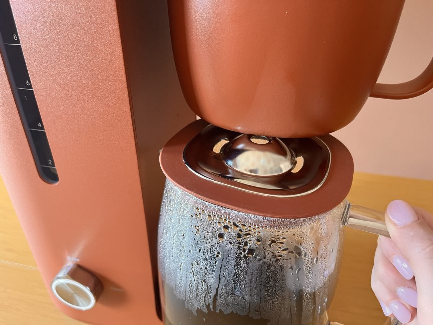 A clay-colored coffee pot