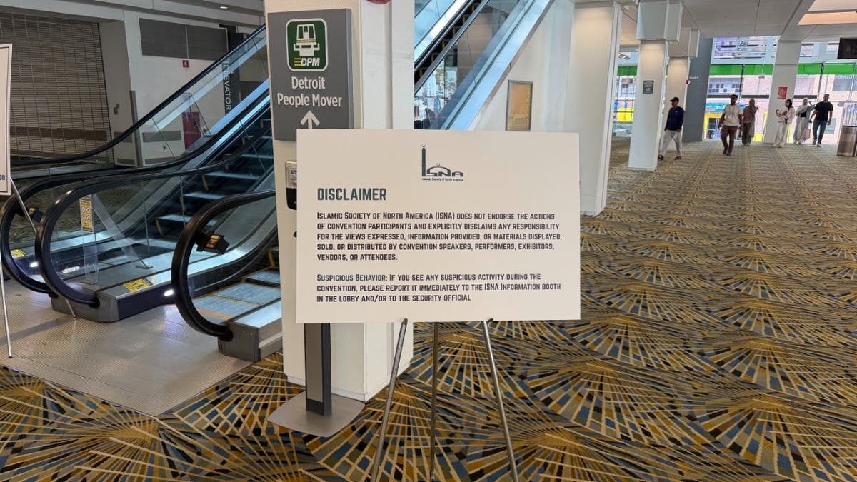 Disclaimer placard at the ISNA's annual conference.