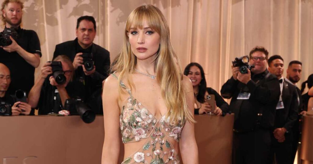 Jennifer Lawrence Joins Instagram, Threatens to ‘Quit Immediately’ If Fans Say ‘Anything Negative’ Jennifer Lawrence Joins Instagram, Threatens to ‘Quit Immediately’ If Fans Say ‘Anything Negative’