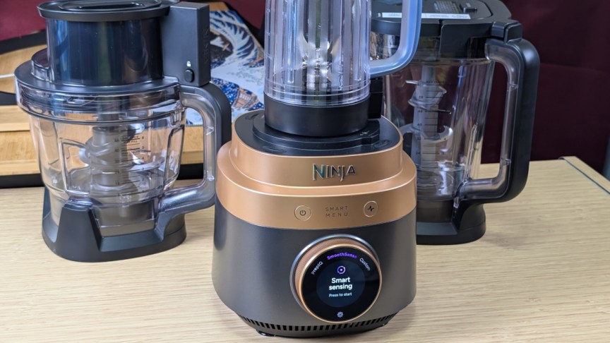 Ninja-CrushBoss-base-with-vessels-on-desk