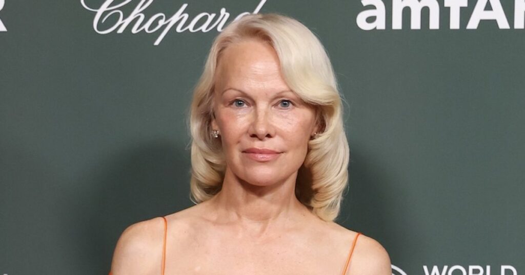 Pamela Anderson Recalls Being Diagnosed With Hepatitis C: ‘It Was a Death Sentence’ Pamela Anderson Recalls Being Diagnosed With Hepatitis C: ‘It Was a Death Sentence’