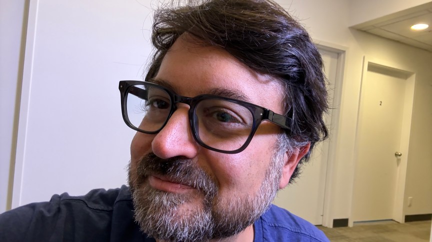 Scott Stein wearing Vonder smart glasses