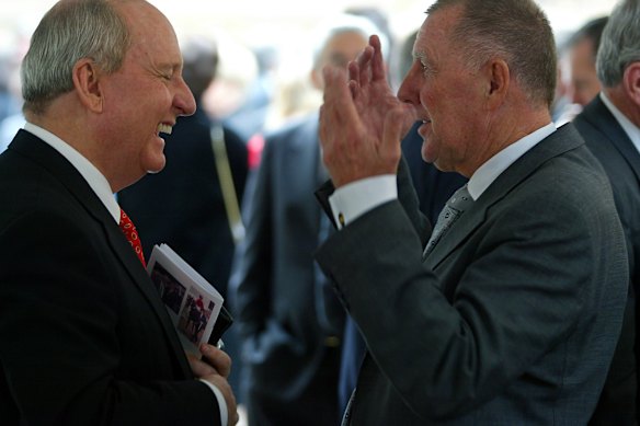 Alan Jones with John Singleton in 2003.