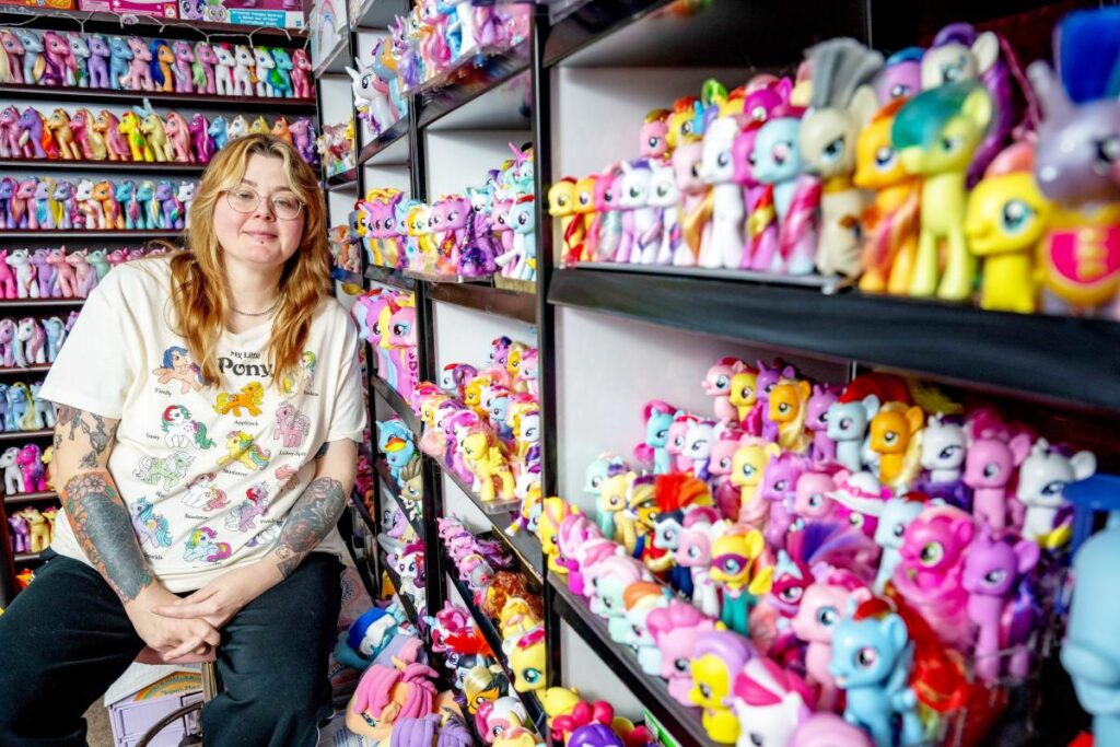 Woman, 42, breaks world record for biggest ‘My Little Pony’ collection Woman, 42, breaks world record for biggest ‘My Little Pony’ collection
