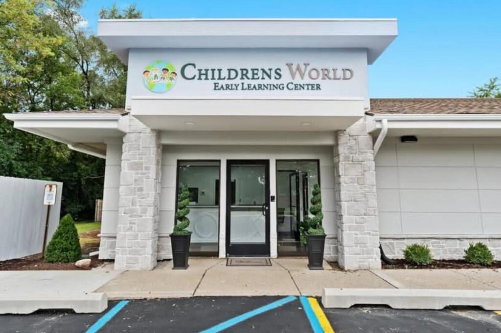 Police officer’s toddler whips out loaded gun at daycare – quick-acting staff avert disaster Police officer’s toddler whips out loaded gun at daycare – quick-acting staff avert disaster