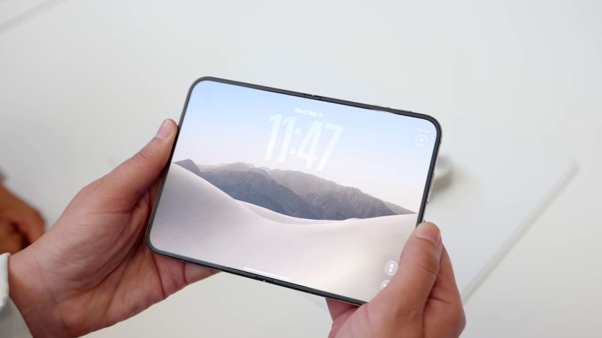 The iPhone Duo's inner display lock screen.