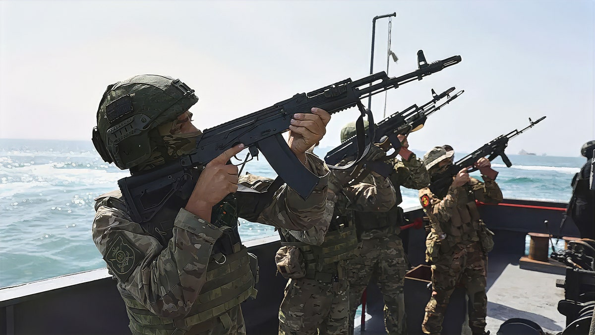 Iran conducts drills